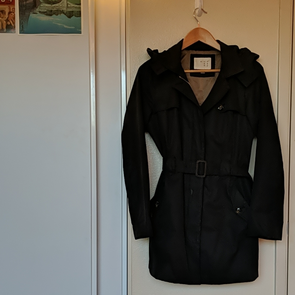 Stylish women's rain coat